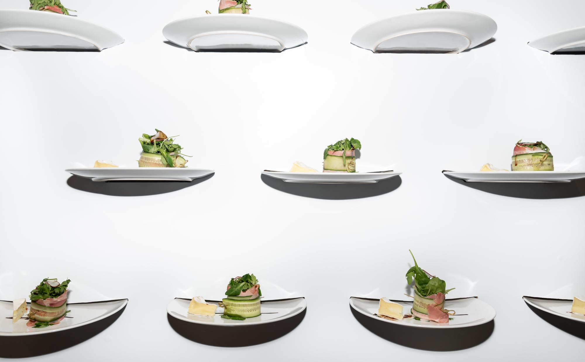 Duża scena degustacji z nowoczesnym oświetleniem